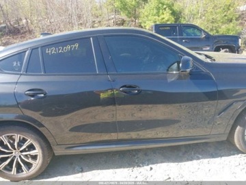 BMW X6 G06 2021 BMW X6 M50I 2021 4.4l 4.4 Benzyna 523KM, zdjęcie 6