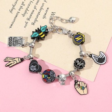 Браслет с металлическими подвесками в виде серии «Уэнсдей Аддамс»