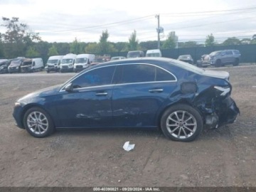 Mercedes Klasa A W177/V177 2022 Mercedes-Benz Klasa A 220, 2022r., 4x4, 2.0L 2.0 Benzyna 188KM, zdjęcie 5