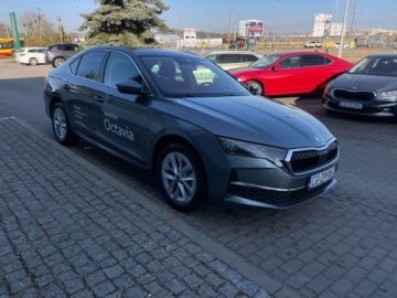 Skoda Octavia IV Liftback 1.5 TSI EVO 150KM 2025 Skoda Octavia Octavia Selection 1,5 TSI m-HEV 150 KM 7-bieg. DSG, maly prz, zdjęcie 3