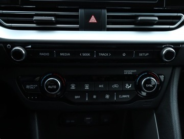 Kia Niro I Crossover Facelifting 1.6 GDi Hybrid 141KM 2020 Kia Niro Hybrid, Salon Polska, Serwis ASO, zdjęcie 12