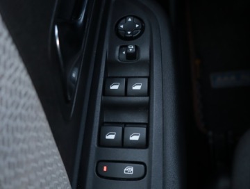 Citroen C4 III SUV 1.2 PureTech 156KM 2022 Citroen C4 1.2 PureTech, Salon Polska, Serwis ASO, zdjęcie 19