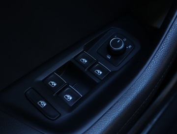 Volkswagen Passat B8 Variant 2.0 TDI BlueMotion SCR 150KM 2017 VW Passat 2.0 TDI, Automat, Skóra, Navi, Klima, zdjęcie 17