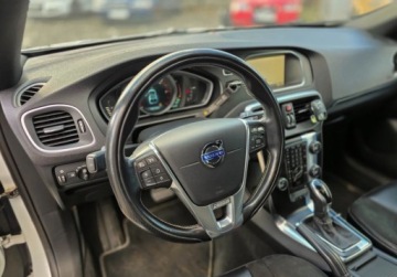 Volvo V40 II Cross Country D3 150KM 2013 Volvo V40 R-DESIGN D3 2,0 R5 150KM Automat 2.0 Diesel 150KM, zdjęcie 21