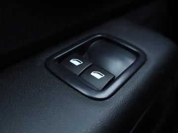 Citroen C3 III Hatchback 1.2 PureTech 82KM 2018 Citroen C3 1.2 PureTech, Salon Polska, Serwis ASO, zdjęcie 12