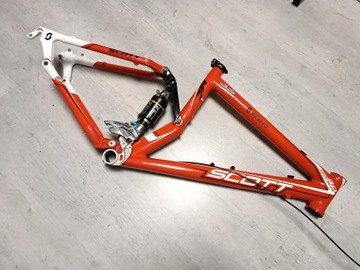 Рама SCOTT Genius 30 — ход 130 мм (длина), 18 дюймов + демпфер SCOTT TC