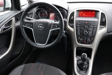 Opel Astra J Hatchback 5d 1.4 Turbo ECOTEC 140KM 2012 Opel Astra 1.4 T, Klima, Klimatronic, Tempomat, zdjęcie 6