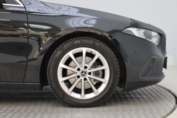 Mercedes Klasa A W177/V177 Hatchback 1.3 200 163KM 2018 Mercedes A A 200, Skóra, Navi, Klima, Klimatronic, zdjęcie 14