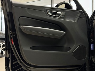 Volvo XC60 II 2022 Volvo XC 60 B5 AWD Plus Dark / 1 właściciel / Salo, zdjęcie 10