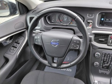 Volvo V40 II Cross Country 2.0 D2 DRIVE-E 120KM 2015 Volvo V40 Panorama Harman Kardon Navi Sensor PDC Alu 2.0 Diesel 120KM, zdjęcie 18