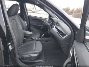 BMW X1 F48 2021 BMW X1 2021 BMW X1 xDrive28i Sports Activity Vehicle 2.0 Benzyna 228KM, zdjęcie 3