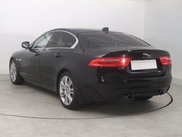 Jaguar XE Sedan 2.0 i4 240KM 2016 Jaguar XE 25t, Salon Polska, Serwis ASO, Automat, zdjęcie 3