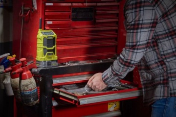 АККУМУЛЯТОР BLUETOOTH РАДИО R18R-0 18 В 0*AH ONE+