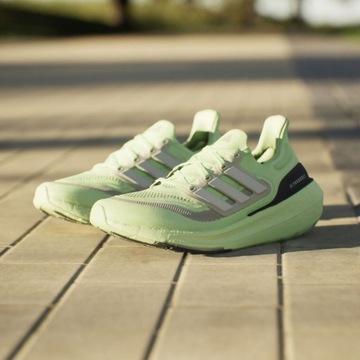 ADIDAS ULTRABOOST LIGHT GREEN SPARK