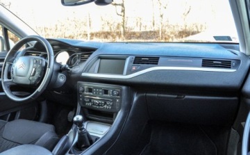 Citroen C5 III Tourer 2.0 HDi FAP 140KM 2011 Citroen C5 2011 r. 2,0HDI Lift Bezwypadkowy 2.0 Diesel 140KM, zdjęcie 9