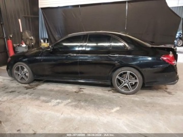 Mercedes Klasa E W213 2019 Mercedes-Benz Klasa E 2019 Mercedes-Benz E-Class E 300 4MATIC Sedan 2.0, zdjęcie 14