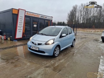 Toyota Aygo I Hatchback 3d 1.0 VVT-i 68KM 2005 Toyota Aygo 1,0 klima wspomaganie elektryka radio zarejestrowany Benzyna, zdjęcie 1