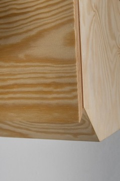 Мебель для кемпера — верхний левый шкаф над столом.