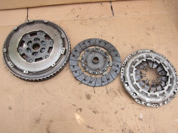 КОМПЛЕКТ ДВУМАССОВОГО КОЛЕСА RENAULT CLUTCH 1.2TCE