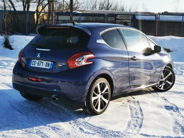 Peugeot 208 I Hatchback 3d 1.6 THP 155KM 2013 PEUGEOT 208 Hatchback 3d 1.6 e-HDI 115KM, Przygotowany do rejestracji, zdjęcie 18