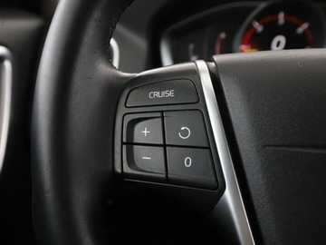 Volvo XC60 I SUV Facelifting 2.0 D3 DRIVE-E 150KM 2017 Volvo XC 60 2.0 D3 Automat Momentum Nawigacja, zdjęcie 31