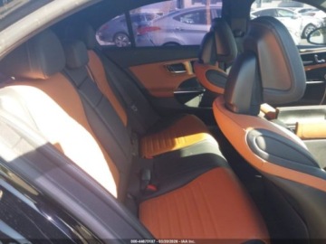 Mercedes Klasa C W206 Limuzyna 2.0 300 258KM 2022 Mercedes-Benz Klasa C MERCEDES-BENZ C 300 SEDAN 2.0 Benzyna 259KM, zdjęcie 9