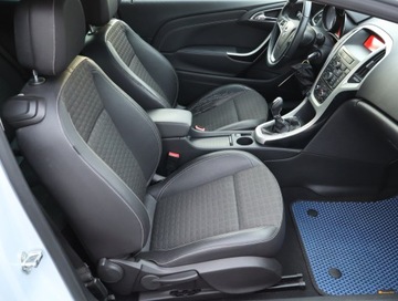 Opel Astra J Hatchback 5d 1.4 Turbo ECOTEC 140KM 2012 Opel Astra 1.4 T, GAZ, VAT 23%, Klima, zdjęcie 8