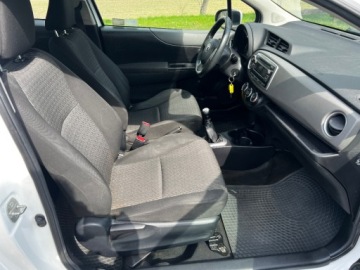 Toyota Yaris III Hatchback 5d 1.0 VVT-i 69KM 2013 Toyota Yaris Toyota Yaris 1.0 69KM Salon PL 022014 Benzyna 69KM, zdjęcie 11