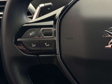 Peugeot 5008 II Crossover Facelifting 1.2 PureTech 130KM 2023 Peugeot 5008 Allure Pack 7 osobowy Skorzana tapicerka Nawigacja Kamera, zdjęcie 16