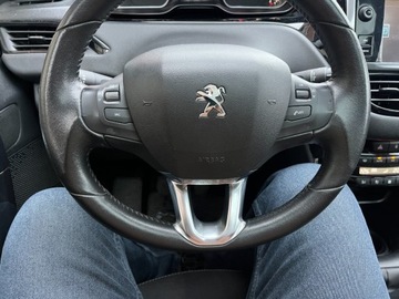 Peugeot 208 I Hatchback 5d Facelifting 1.6 BlueHDi 100KM 2016 Peugeot 208 1.6 diesel panorama dach zarej w PL ksiazka serwis zamiana, zdjęcie 19