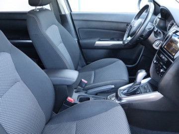 Suzuki Vitara III SUV Facelifting 1.4 BoosterJet 140KM 2019 Suzuki Vitara 1.4 BoosterJet, Salon Polska, zdjęcie 8