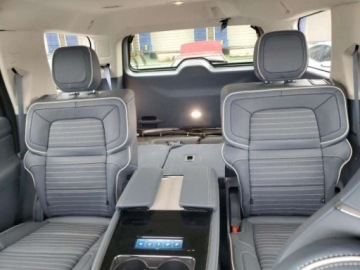 Lincoln Navigator III 2024 Lincoln Navigator 2024, 3.5L, 4x4, BLACK LABEL, od ubezpieczalni 3.5 440KM, zdjęcie 8