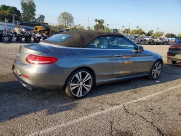 Mercedes Klasa C W205 2017 Mercedes-Benz Klasa C C 300 2017 2.0 Benzyna 241KM, zdjęcie 3