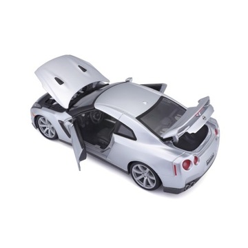Модель Nissan GT-R R35 1:18 Bburago 18-12079