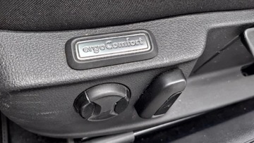 Volkswagen Passat B8 Variant Facelifting 2.0 TDI SCR 150KM 2022 Volkswagen Passat Variant 2.0TDI 150KM ACC SalonPL, zdjęcie 31