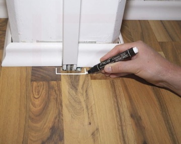 Маркер перманентный круглый белый 1-4мм PICA 522/52