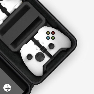 ЖЕСТКИЙ ЧЕХОЛ-ЧЕМОДАН XBOX SERIES X TRAVEL BAG для консоли, пэдов и кабелей