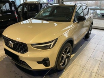 Volvo XC40 2025 VOLVO XC40 B3 Plus Dark Suv 2.0 (177KM) 2025, zdjęcie 1
