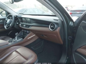 Alfa Romeo Stelvio SUV 2.0 Turbo 280KM 2018 Alfa Romeo Stelvio 2018 r., 2,0L AWD 2.0 Benzyna 280KM, zdjęcie 8