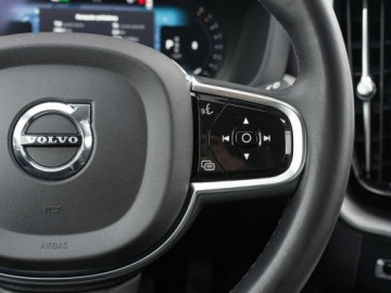 Volvo XC60 II 2023 Volvo XC 60 WE8N040#B4 B Plus Dark Podgrz.f kier, zdjęcie 13