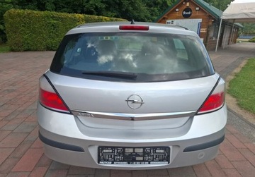 Opel Astra J Hatchback 5d 1.6 Twinport ECOTEC 115KM 2009 Opel Astra Ladny stan 1.6 Benzyna 115KM, zdjęcie 3