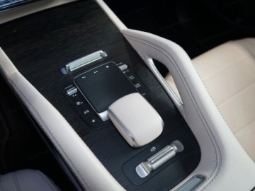 Mercedes GLS X167 SUV Facelifting 3.0 450d 367KM 2026 MERCEDES-BENZ GLS 450 d 4-MATIC AMG Line 3.0 (367KM) 2026, zdjęcie 12