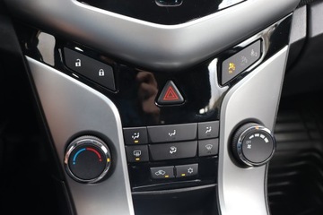 Chevrolet Cruze Hatchback 5d 1.6 16V DOHC 124KM 2011 Chevrolet Cruze 1.6 i 16V, Salon Polska, Klima, zdjęcie 15