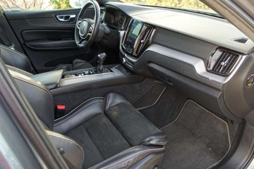 Volvo XC60 II Crossover D3 150KM 2018 Volvo XC 60 R-Design Czujniki park. Tempomat Klima 2strefowa HAK FV23, zdjęcie 15