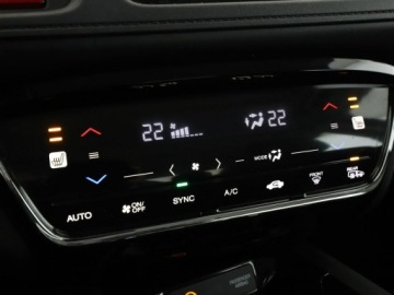 Honda HR-V II SUV 1.5 i-VTEC 130KM 2016 Honda HR-V Elegance PDC grzane fotele klima-auto., zdjęcie 23