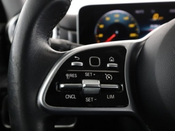 Mercedes Klasa A W177/V177 Hatchback 2.0 220 190KM 2019 Mercedes A 220 Progressive automat półskóra, zdjęcie 31