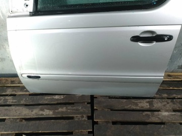 DVEŘE LEVÝ PŘEDNÍ MERCEDES-BENZ VANEO