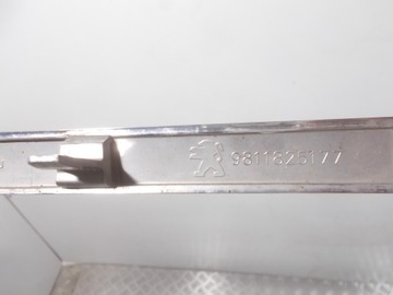 CHRÓM MŘÍŽKA MASKA PEUGEOT EXPERT III TRAVELER 16-23 9811825177 ORIGINÁLNÍ