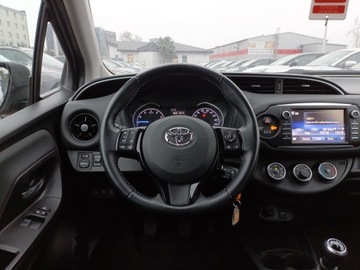 Toyota Yaris III Hatchback 5d Facelifting 2017 1.5 Dual VVT-iE 111KM 2018 Toyota Yaris 1,5-Dual-VVT-iE III (2011-2019) 1.5VV, zdjęcie 15