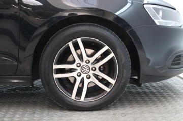 Volkswagen Jetta VI Sedan 1.6 TDI CR DPF 105KM 2012 VW Jetta 1.6 TDI, Salon Polska, Klima,ALU, zdjęcie 14